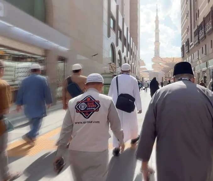 Paket perjalanan umrah